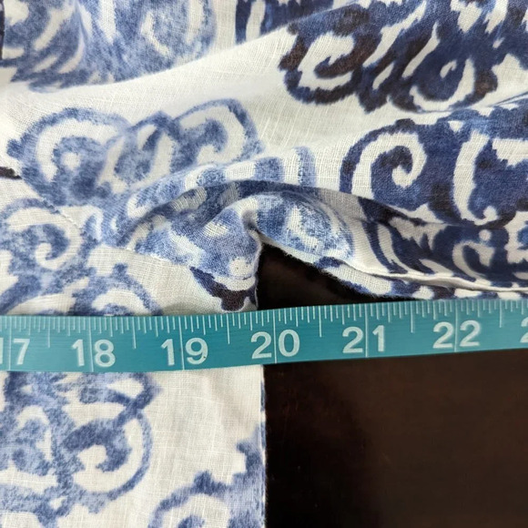 JM Collection Tunic Roll Tab Sleeve Button Down Size 6P in Blue, White - Picture 8 of 10